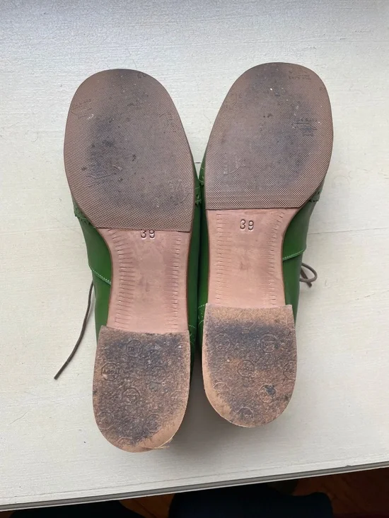 Vintage Lace-ups in Vivid Green - Picture 3 of 3